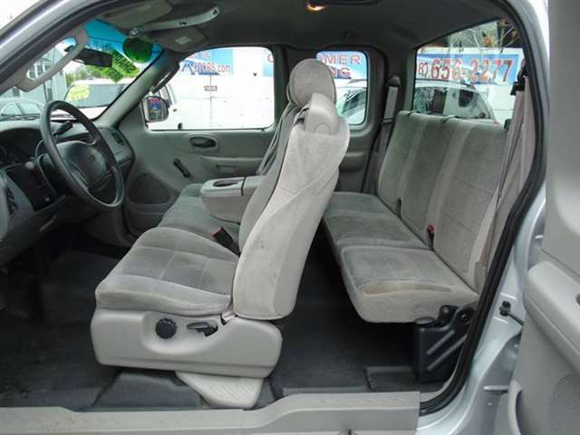 2002 Ford F-150 4dr SuperCab XL 2WD Styleside LB